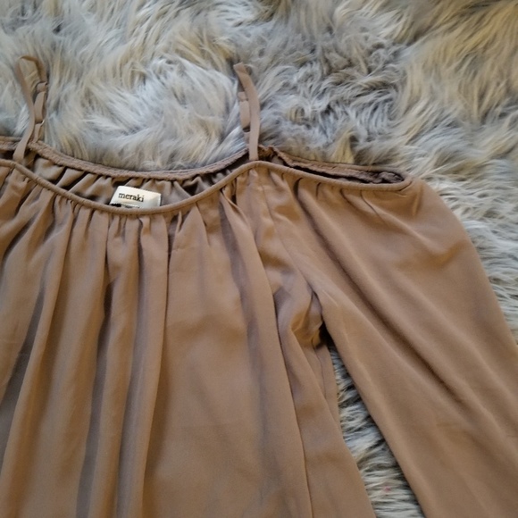 SALE! Meraki Brown Flowy Cold Shoulder Top - Picture 2 of 3